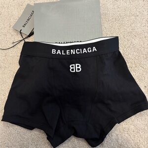 Balenciaga women’s sports shorty in black